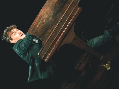 Musik/Kabarett: Sebastian Krämer - Gesänge auf der Falltür